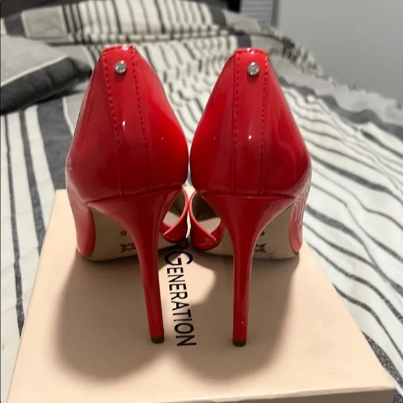 BCBGeneration Women's tomato Red Pumps - Picture 3 of 3